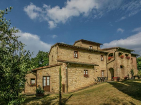Отель Farmhouse with pool and private terrace between fruit trees and olive grove  Монтепульчано
